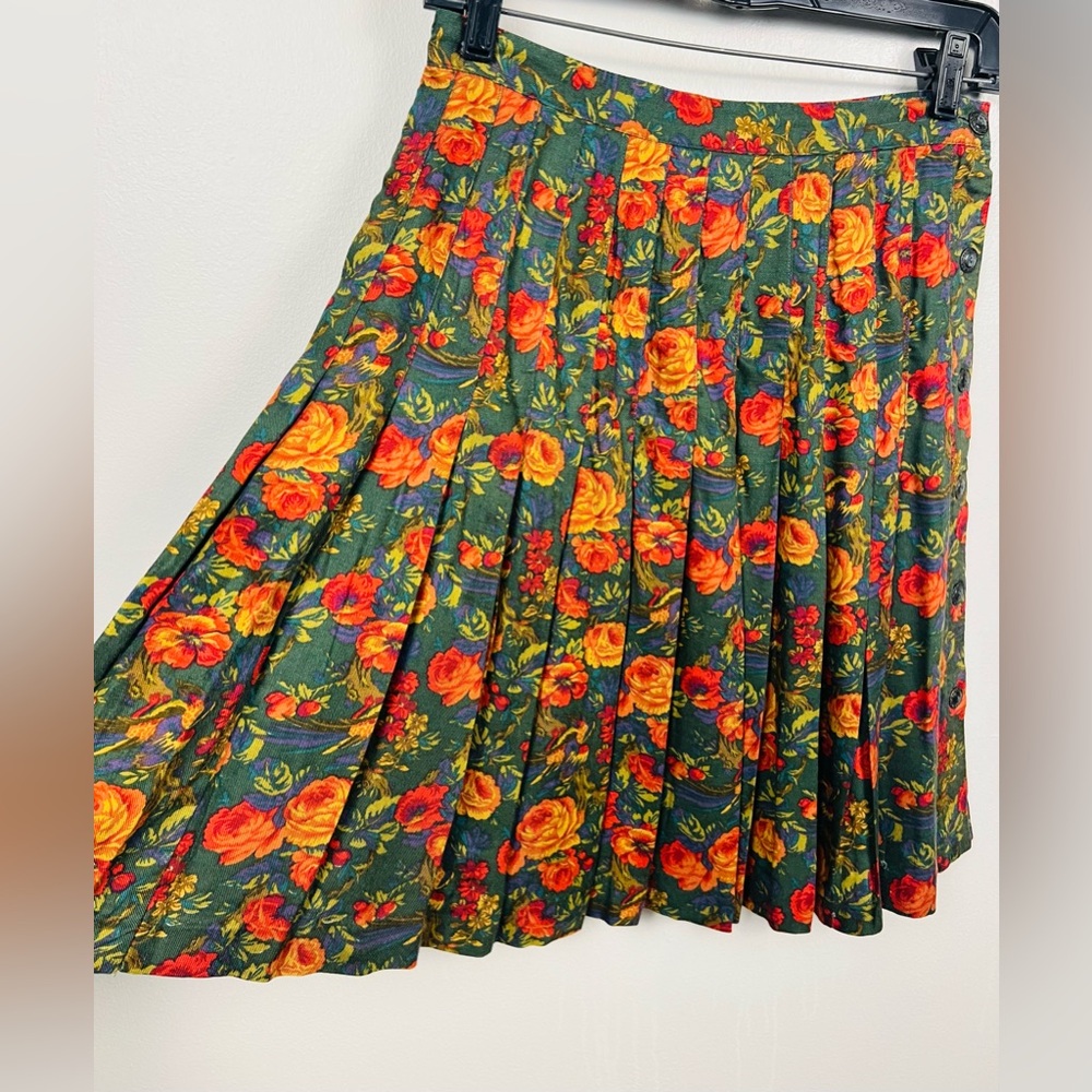 Vintage 1990s GAP Floral Pleated Skirt – Green with Red, Orange & Yellow Blooms